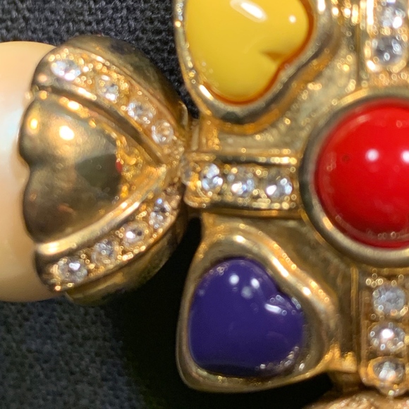 Escada Gold Pendant & Chain - Picture 4 of 7